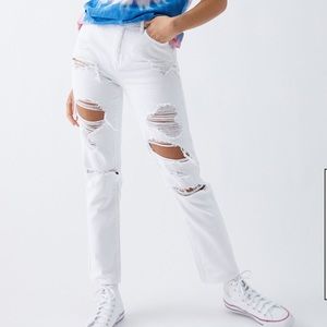 PACSUN WHITE NWOT HIGH WAISTED DESTROYED MOM JEANS SIZE 30